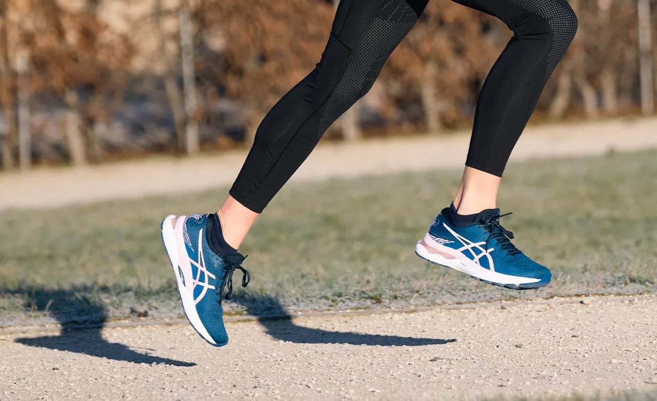 ASICS Gel-Nimbus 24: Più energia. Meso peso. Massimo comfort..