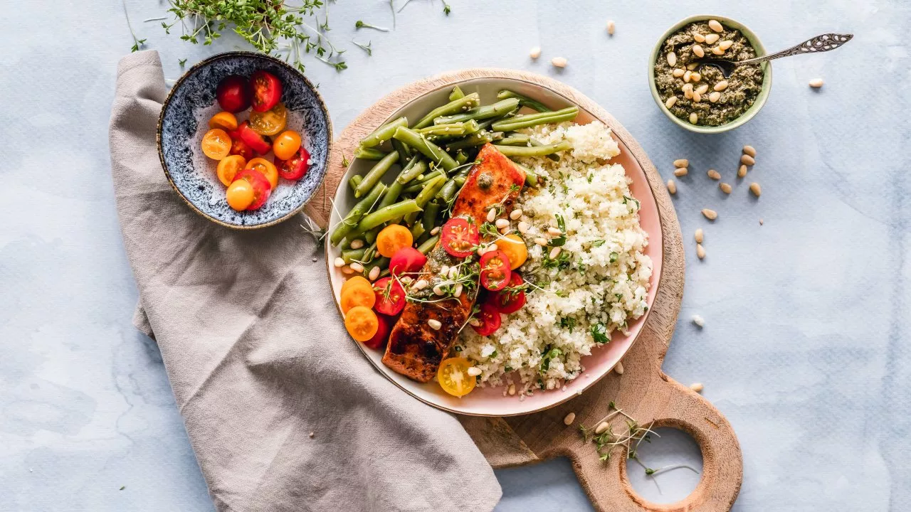 5 tips on how to build and maintain a healthy relationship with food