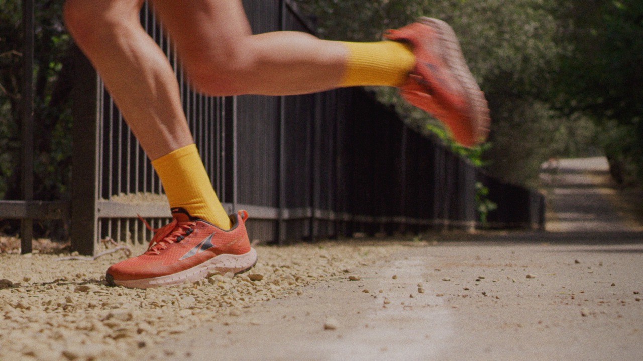 Chaussures de course adaptées à la route et aux sentiers