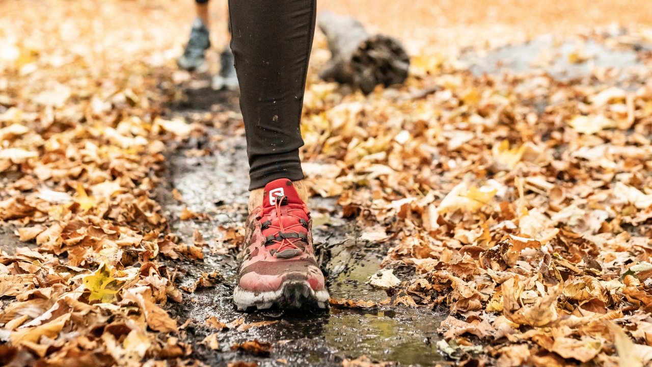 Running shoes suitable for muddy terrain