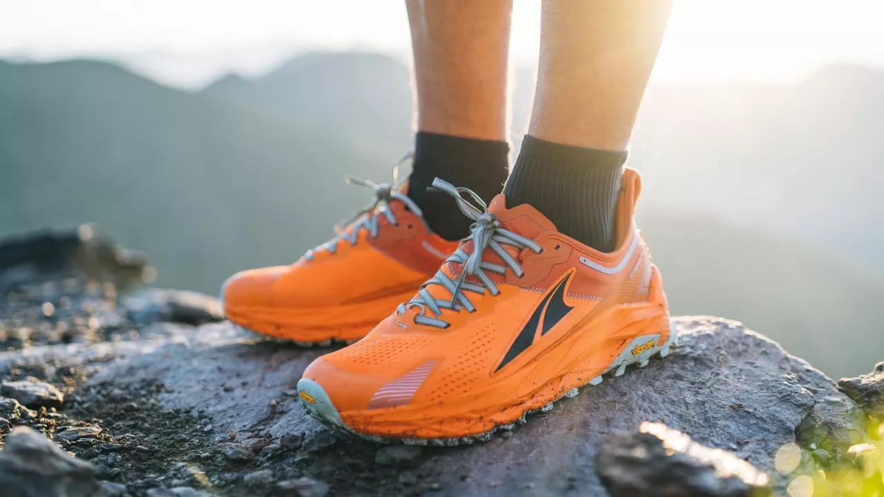 Wide toe running shoes tips