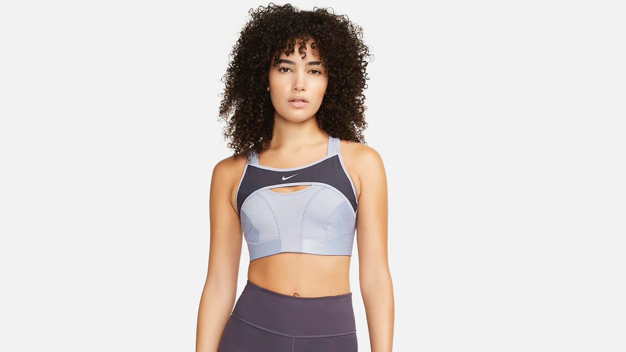 How to choose a sports bra for larger breasts?