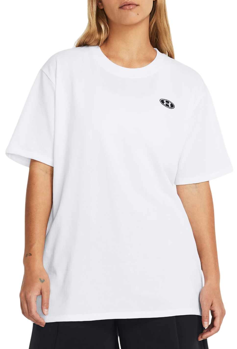 T-shirt Under Armour Heavyweight Embroidered Patch Boyfriend Oversized
