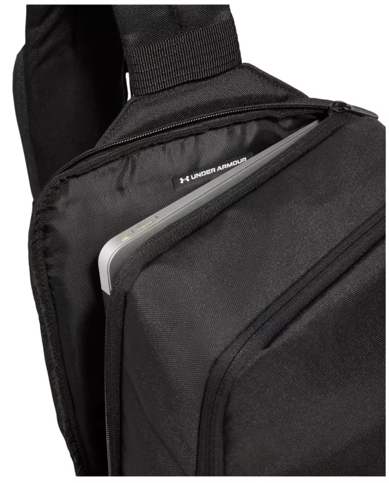 Under Armour UA Triumph Utility Sling Övtáska