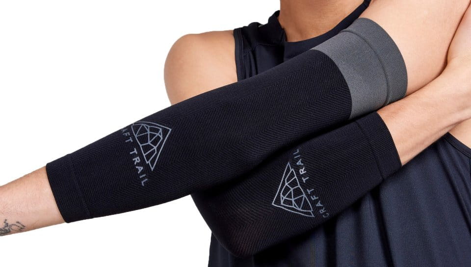 Unisex bežecké návleky na ruce Craft PRO Trail Fuseknit