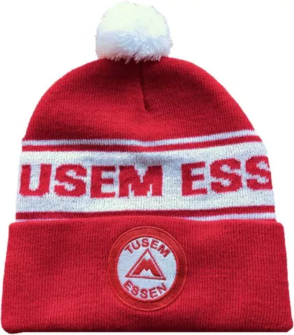 Wintermütze mit Bommel