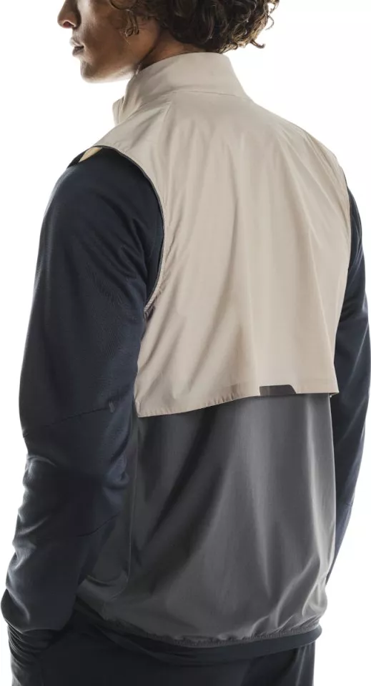 Prsluk On Running Weather Vest