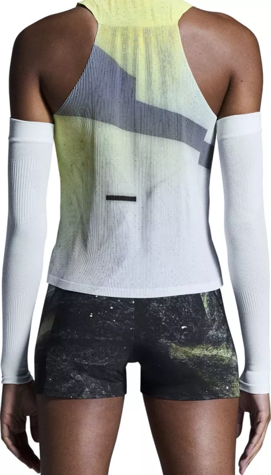and gaiters On Running Performance Arm Sleeves