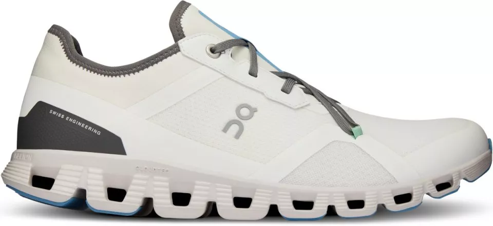 Chaussures de On Running Cloud X 3 AD