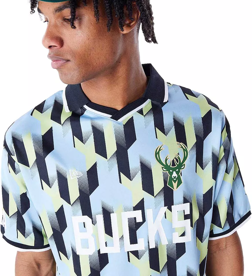 Pikétröja New Era NBA Milwaukee Bucks Soccer Jersey
