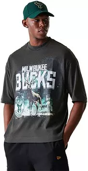 New Era NBA Washed Graphic Milwaukee Bucks T-Shirt