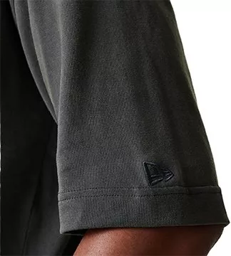 New Era NBA Washed Graphic Milwaukee Bucks T-Shirt