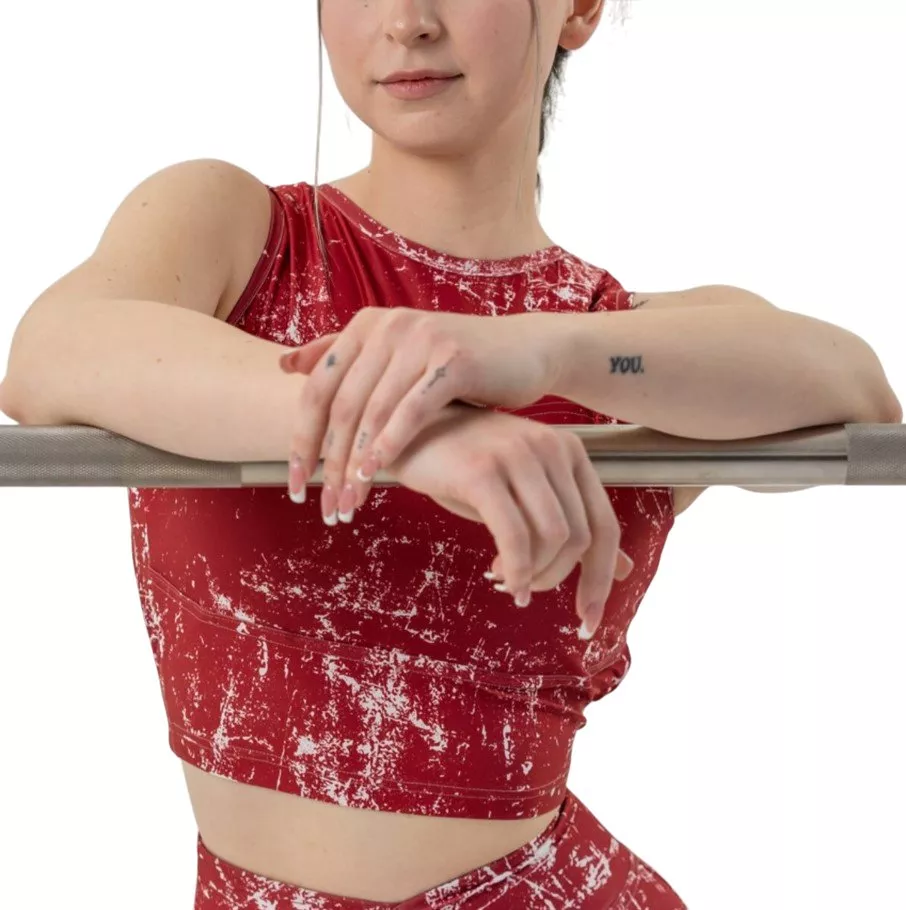 Linne Nebbia Crop Tank Top Rough Girl Red XS Fitness T-Shirt