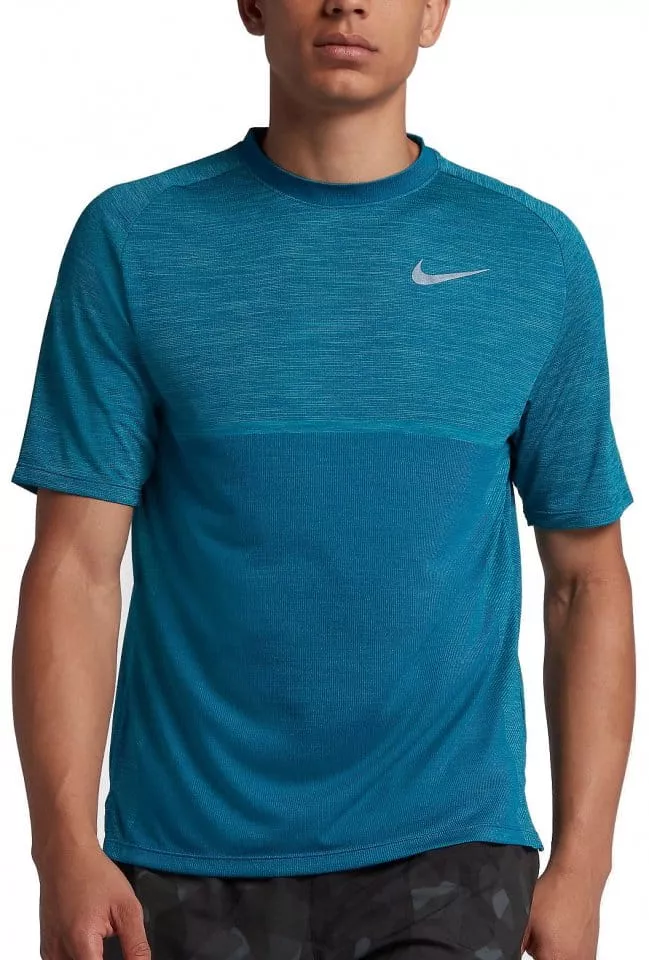 Nike medalist shirt hotsell