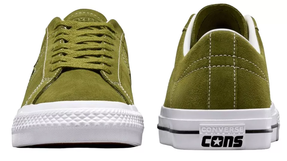 Skor Converse One Star Pro