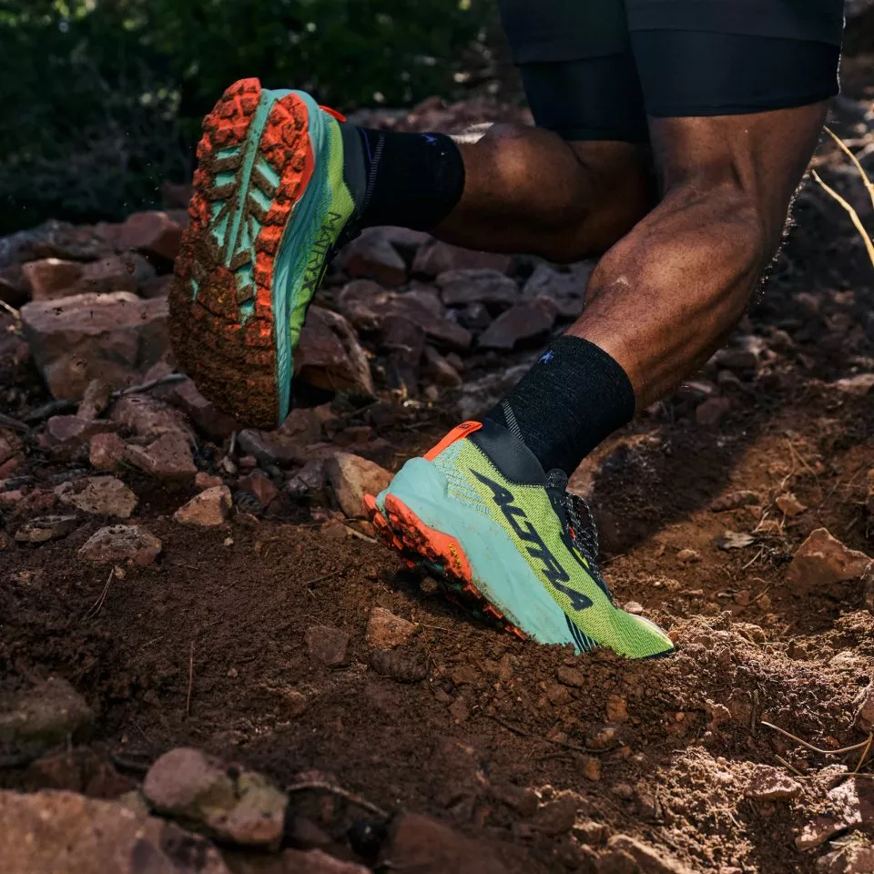 Trail shoes Altra Olympus 275