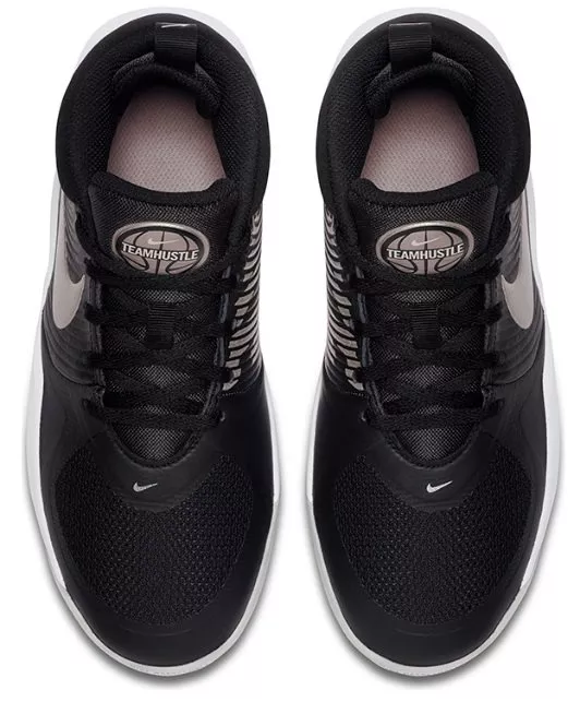 Zapatos de baloncesto Nike hustle d 9 sneaker kids 0