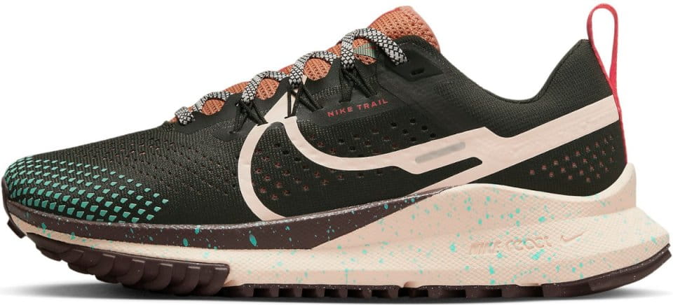 copati Nike Pegasus Trail 4