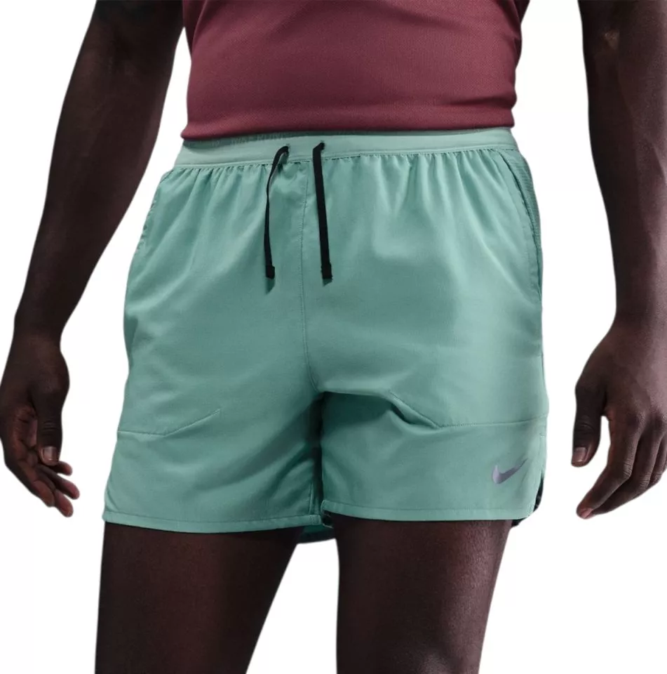 Σορτς Nike Stride 5inch