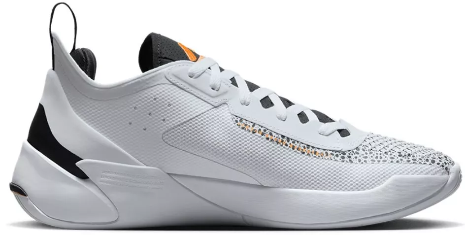 Παπούτσια μπάσκετ Jordan Luka 1