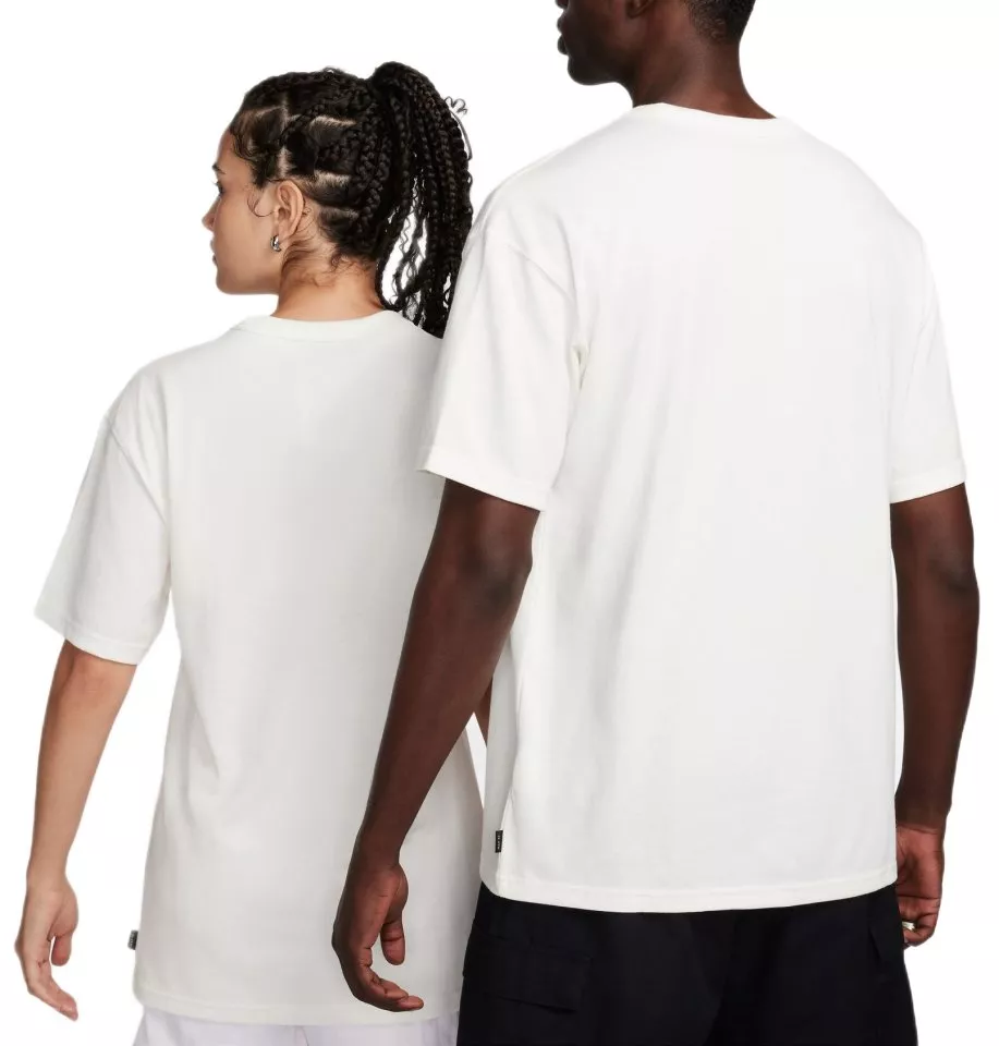 Nike Premium Essentials T-Shirt