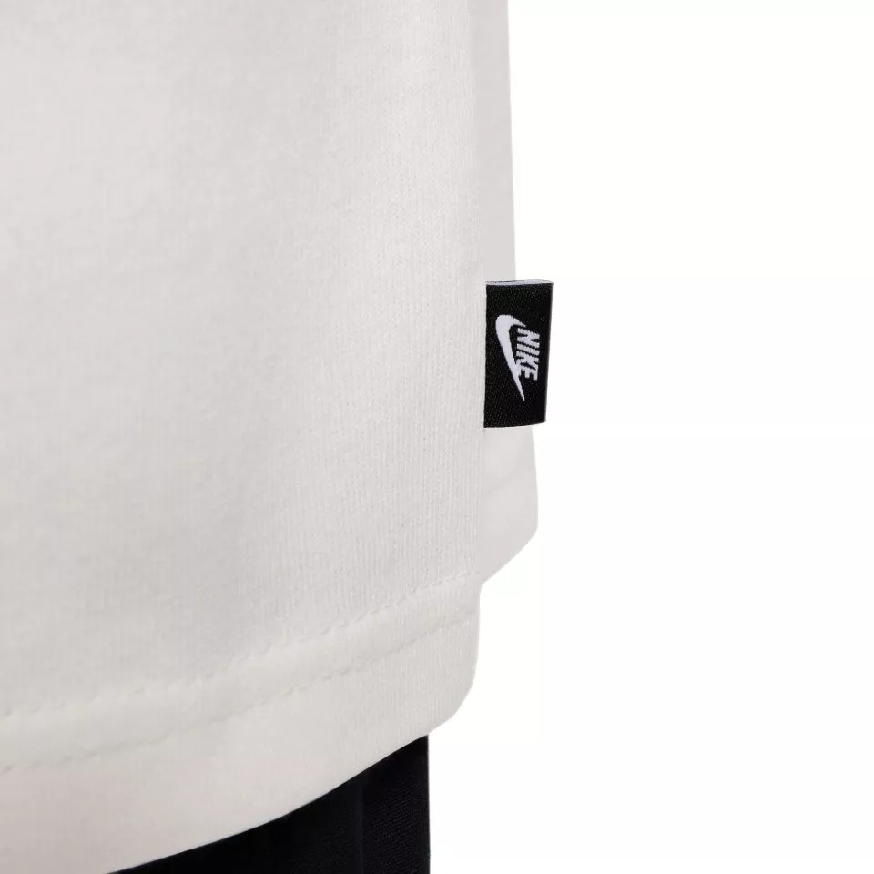 Nike Premium Essentials T-Shirt