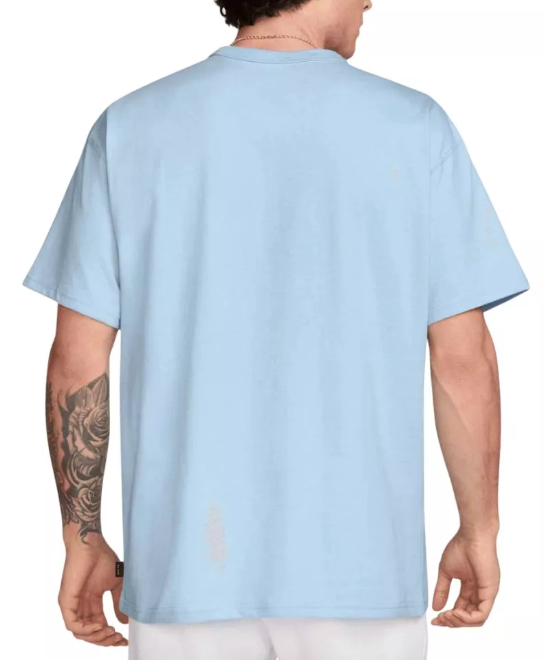 Nike Premium Essential T-Shirt