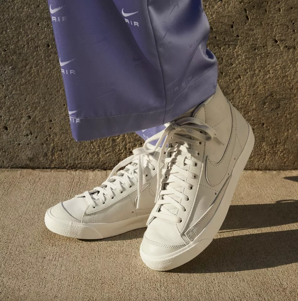 Nike Blazer Mid '77 LX
