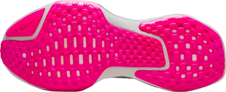Tekaški copati Nike Invincible 3