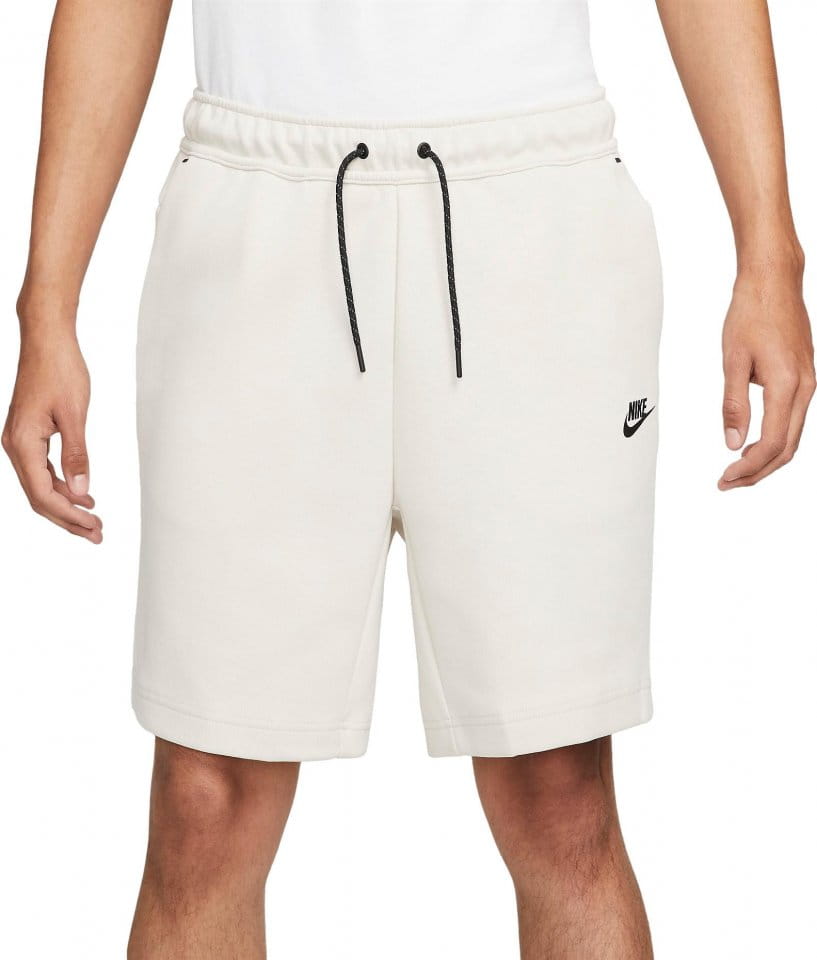 short nike sportswear tech fleece