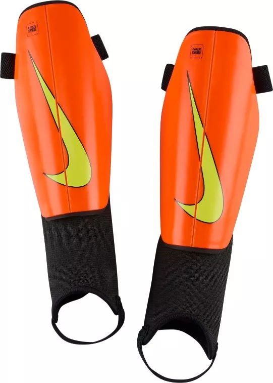 Chrániče Nike Charge