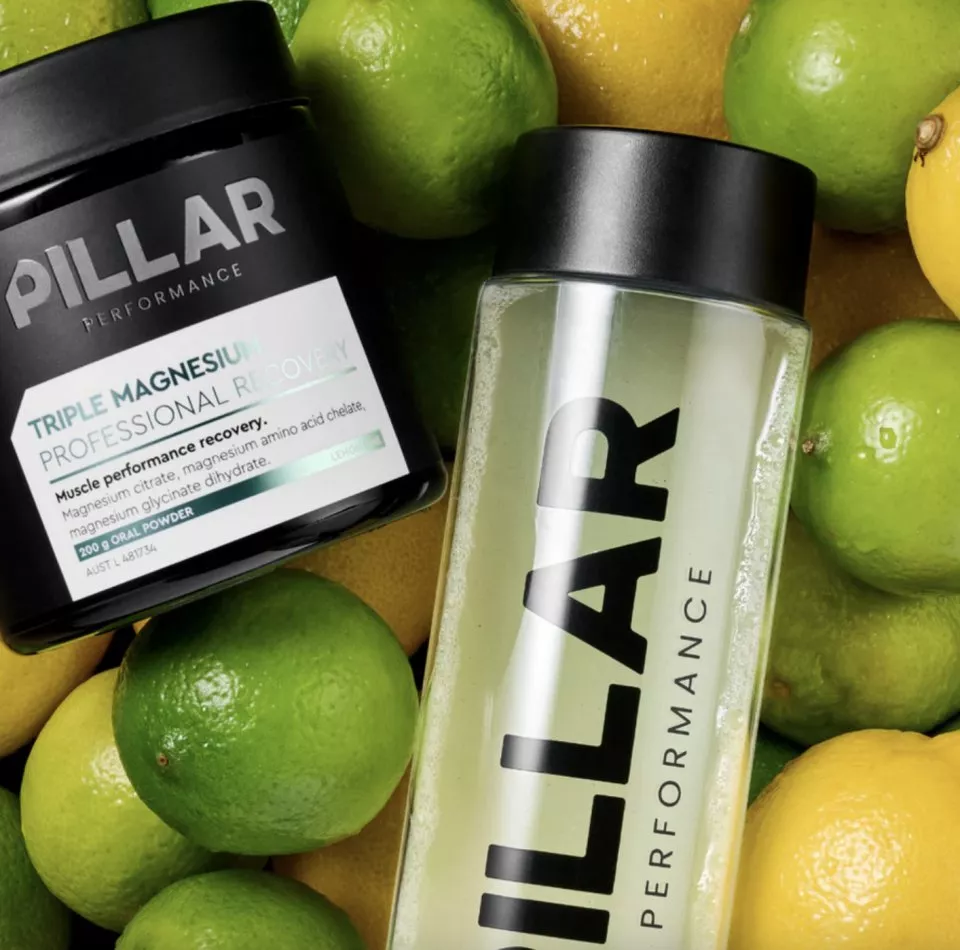 Vitamini in minerali Pillar Performance Triple Magnesium Professional Recovery Powder Lemon Lime (200g)