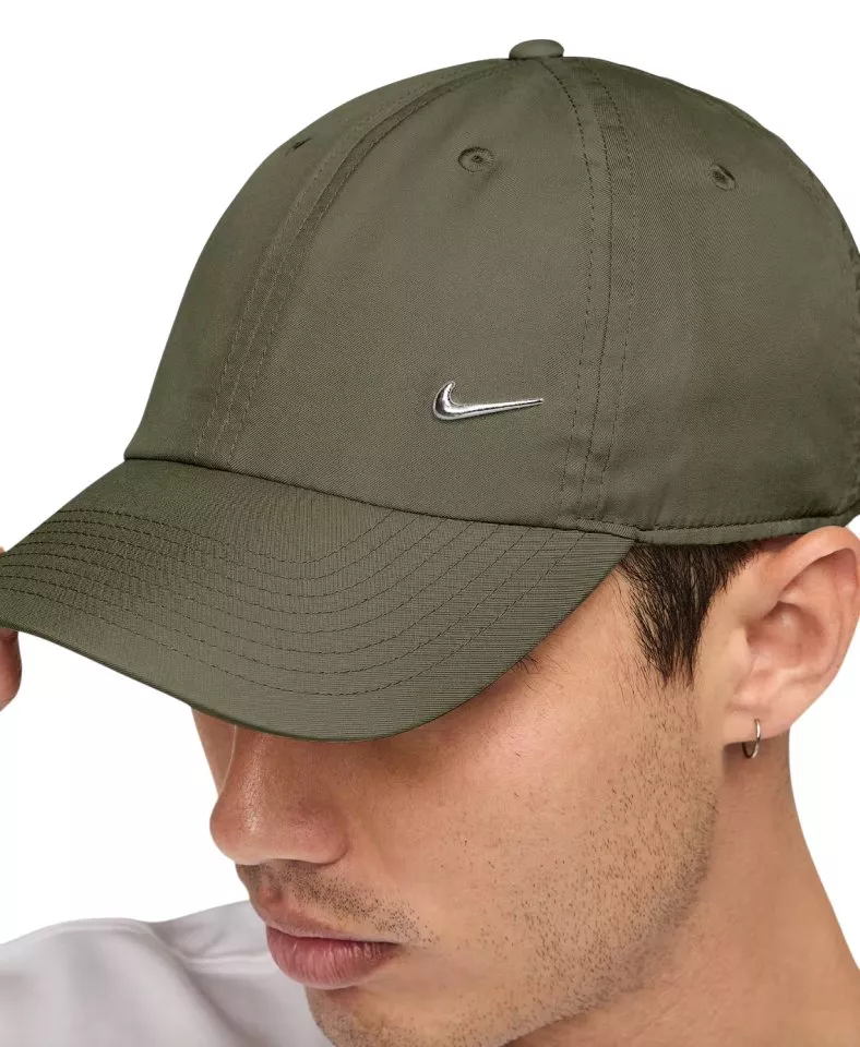 Kapa s šiltom Nike Club Unstructured Metal Swoosh Cap