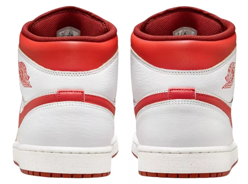 Skor Jordan Air 1 Mid SE