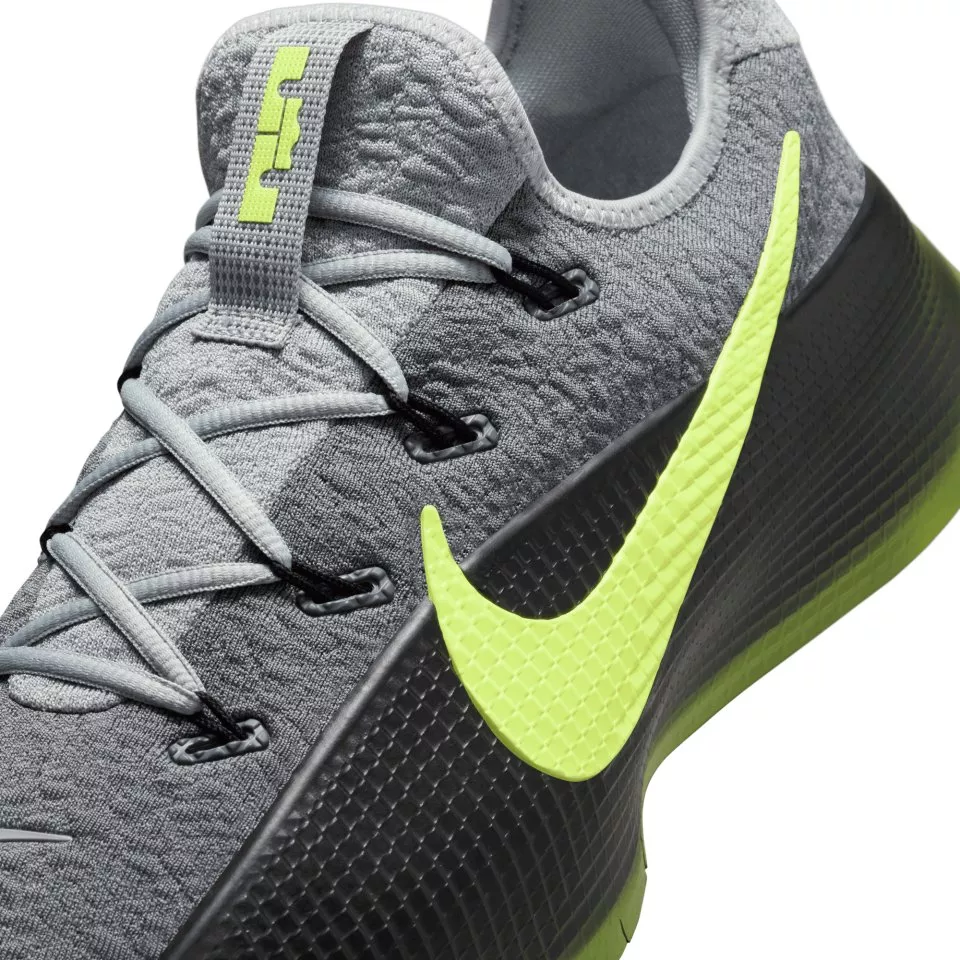 Buty do koszykówki Nike Lebron TR 1 shoe