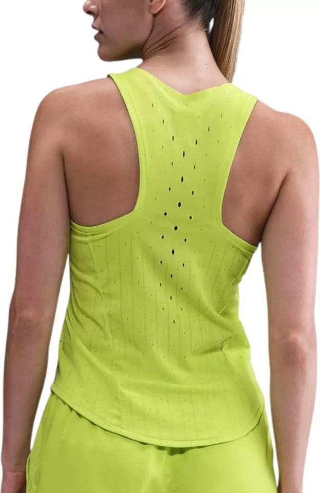 Toppi Nike AeroSwift