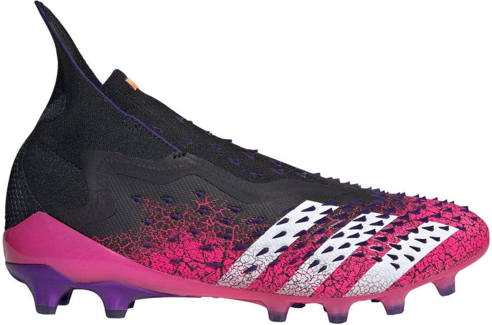 Fotbollsskor adidas PREDATOR FREAK + AG