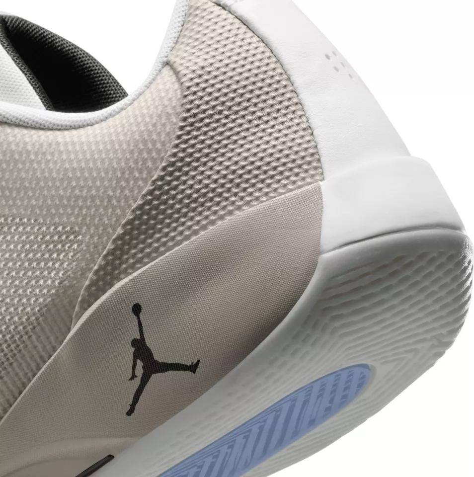 Košarkarski copati Jordan Luka .77 Shoe