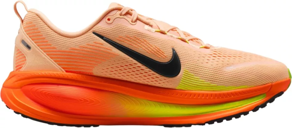 Running shoes Nike Vomero 18
