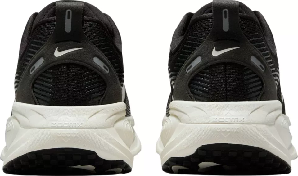Juoksukengät Nike Vomero 18
