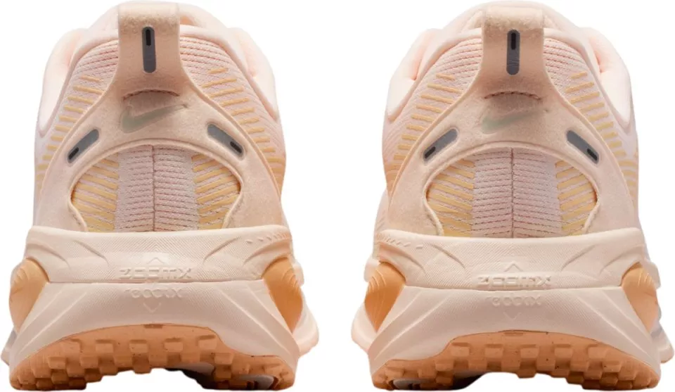 Tekaški copati Nike Vomero 18