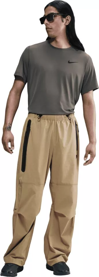 Byxor Nike Men's Tech Woven Oversized Trousers