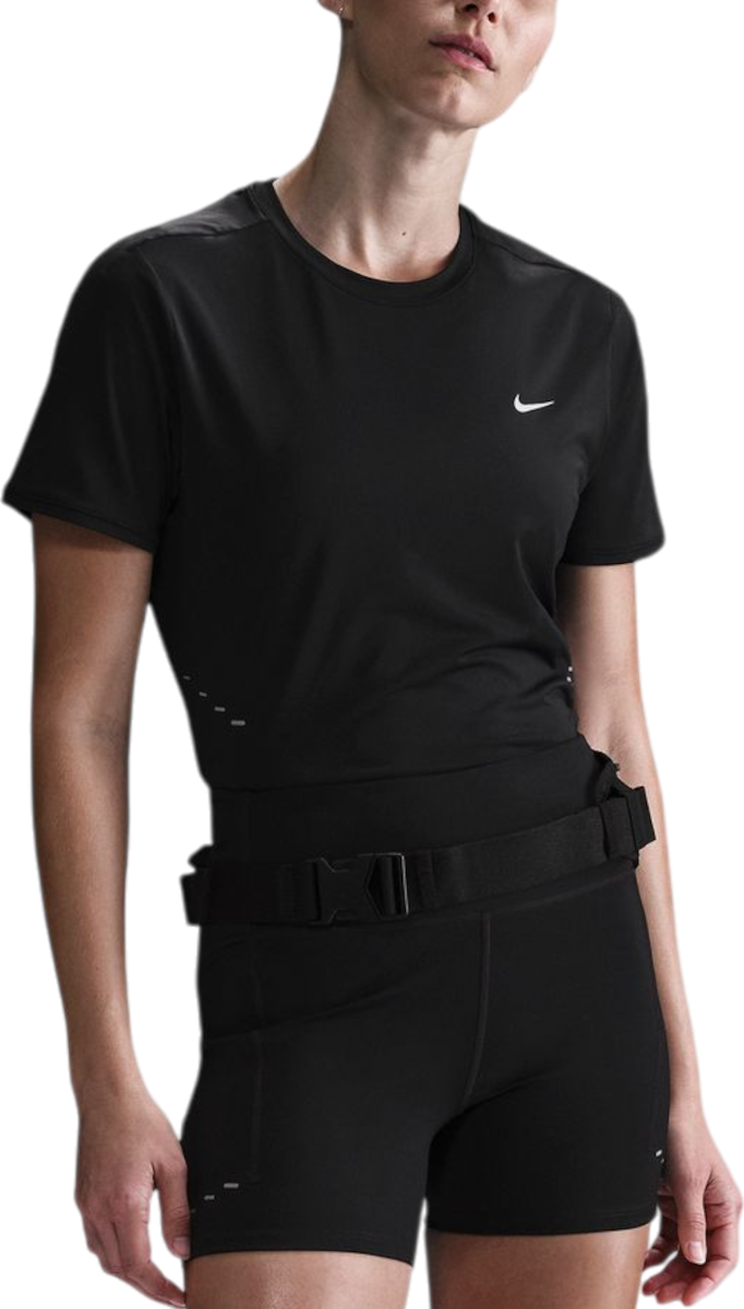 T-shirt Nike Swift
