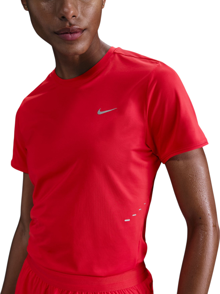 T-shirt Nike Swift
