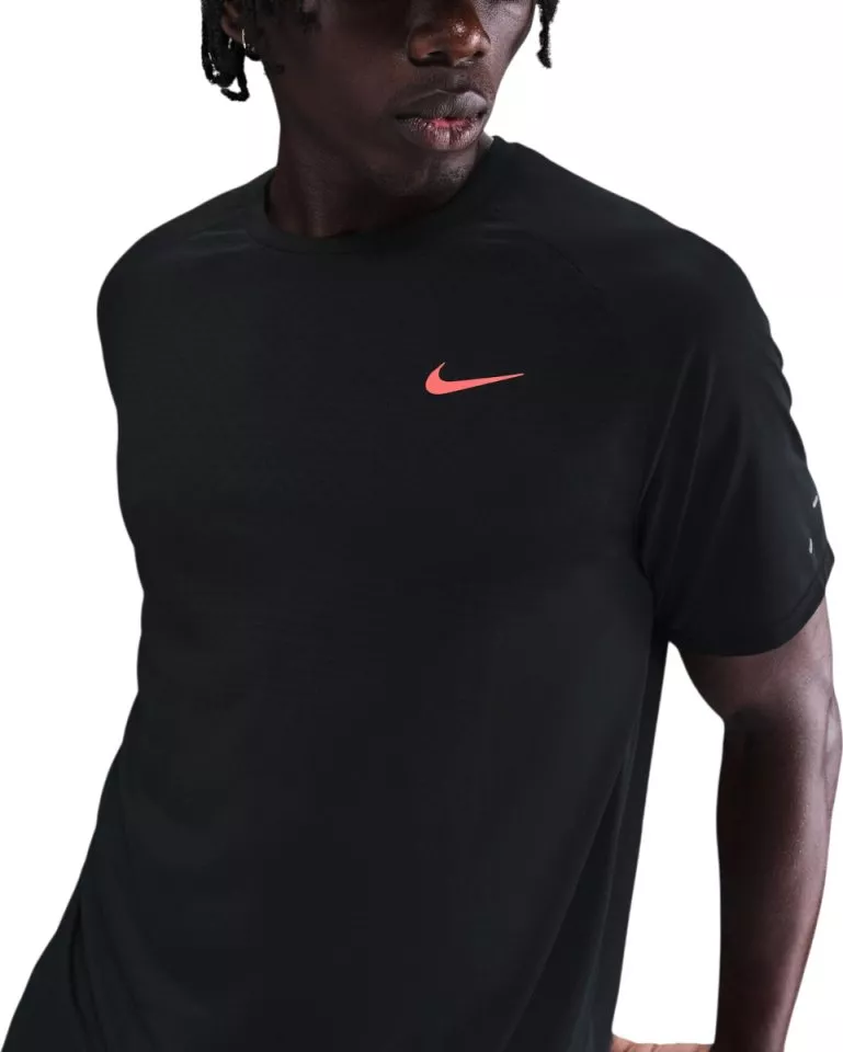 Pánské běžecké tričko s krátkým rukávem Nike Stride