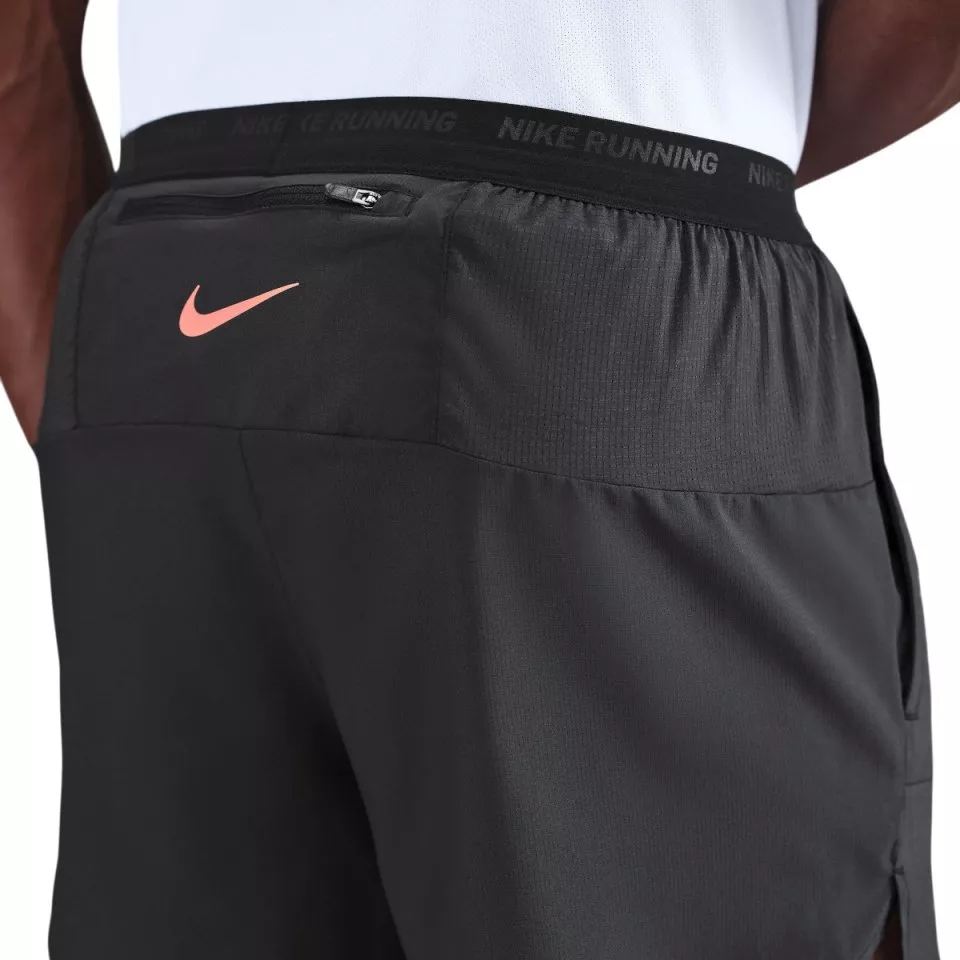 Σορτς Nike Stride 5inch