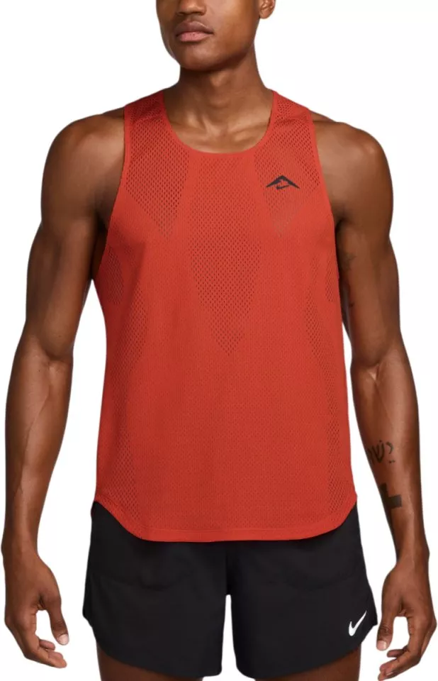 Αμάνικο Nike Trailwind