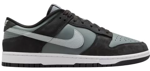 Dunk Low Sneaker