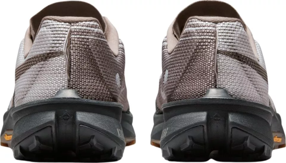 Trailové topánky Nike Kiger 10
