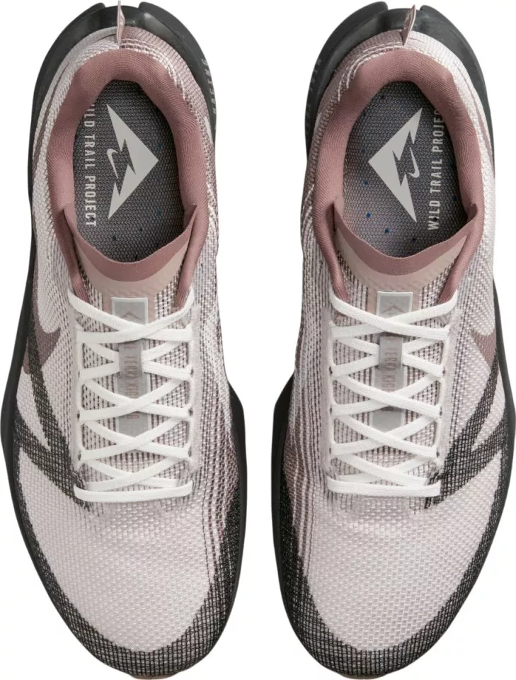 Trailové topánky Nike Kiger 10